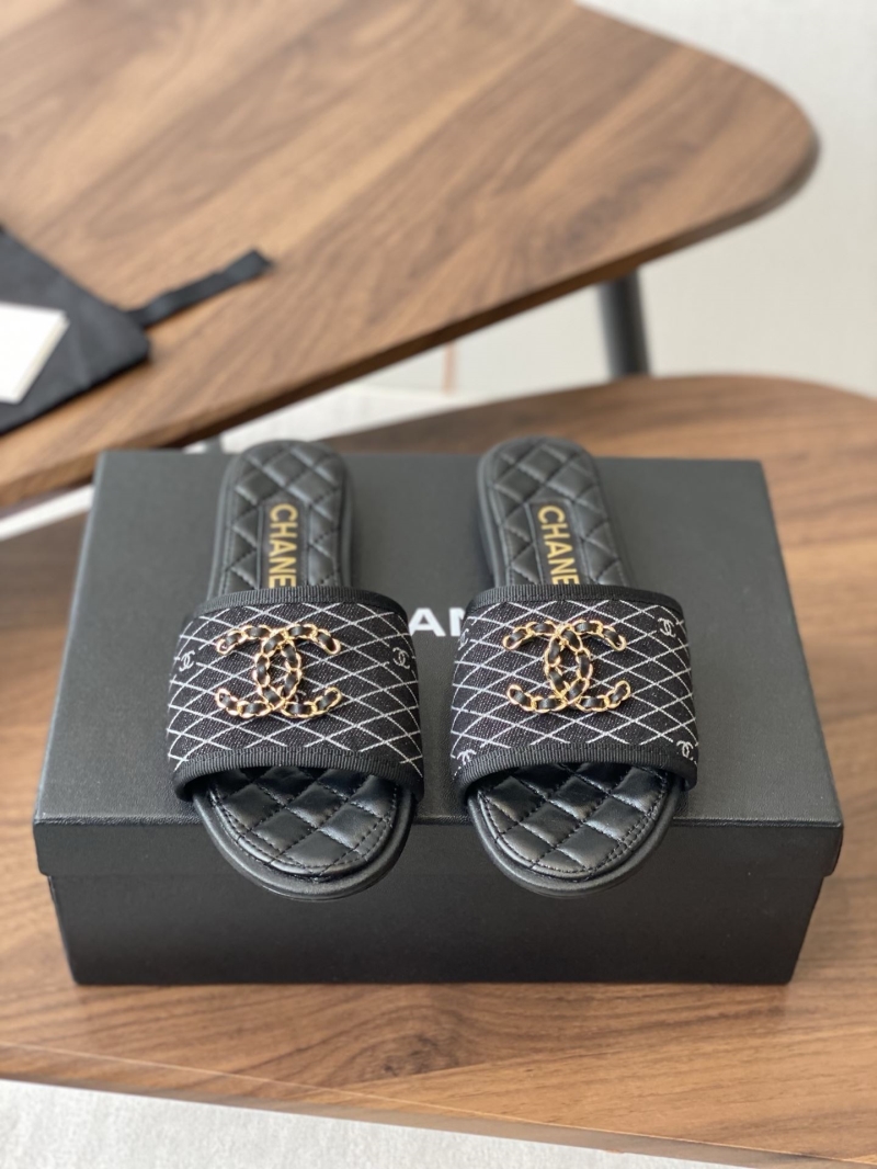 Ch**el slippers